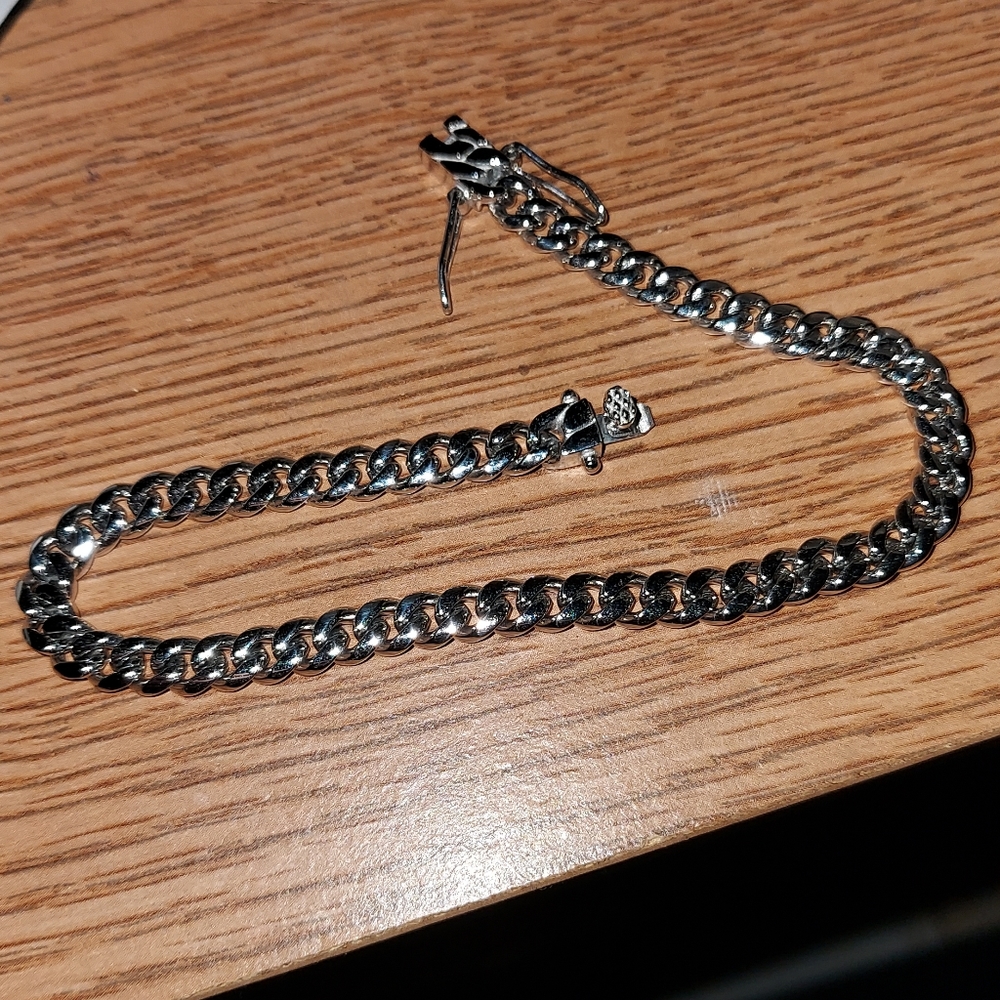 Cuban Link Bracelet in White Gold from GLD Shop